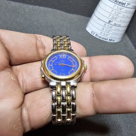 Timex Indiglo Women Quartz Watch Silver Gold Tone Working Blue Roman Dial shows - Picture 2 of 10